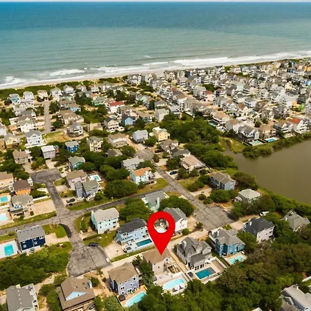 Experience Coastal Charm At Salty Seahorse - C7500, A Spacious 4-Bedroom Home In Corolla